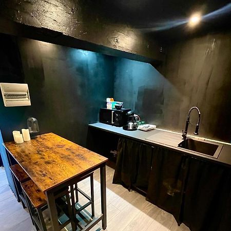 Dark Room Centre Ville De Dole Zewnętrze zdjęcie